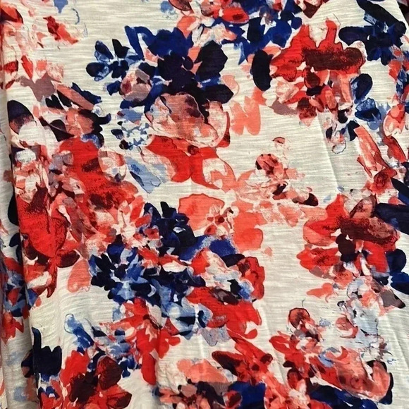 Kenar, floral scoop neck top, Size 3X - Picture 7 of 7